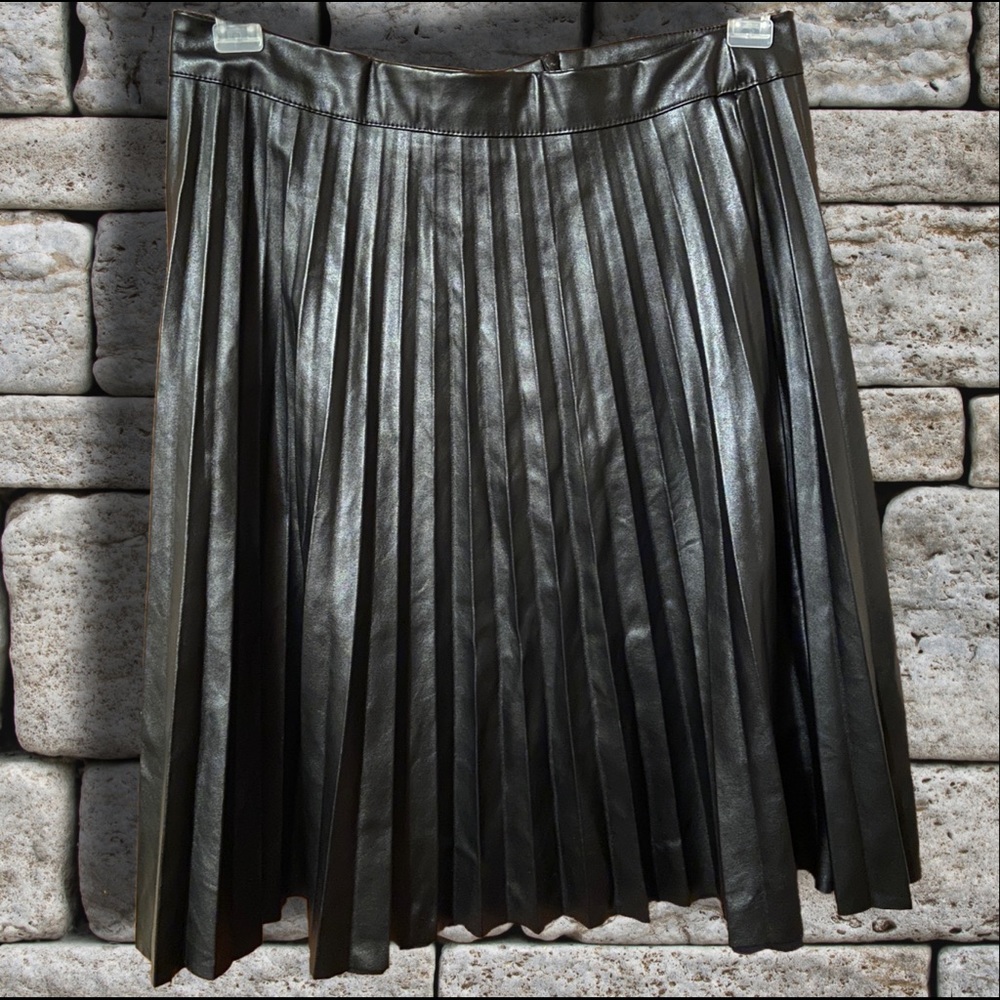 Pleated black skirt XL *see desc Charlotte Russe